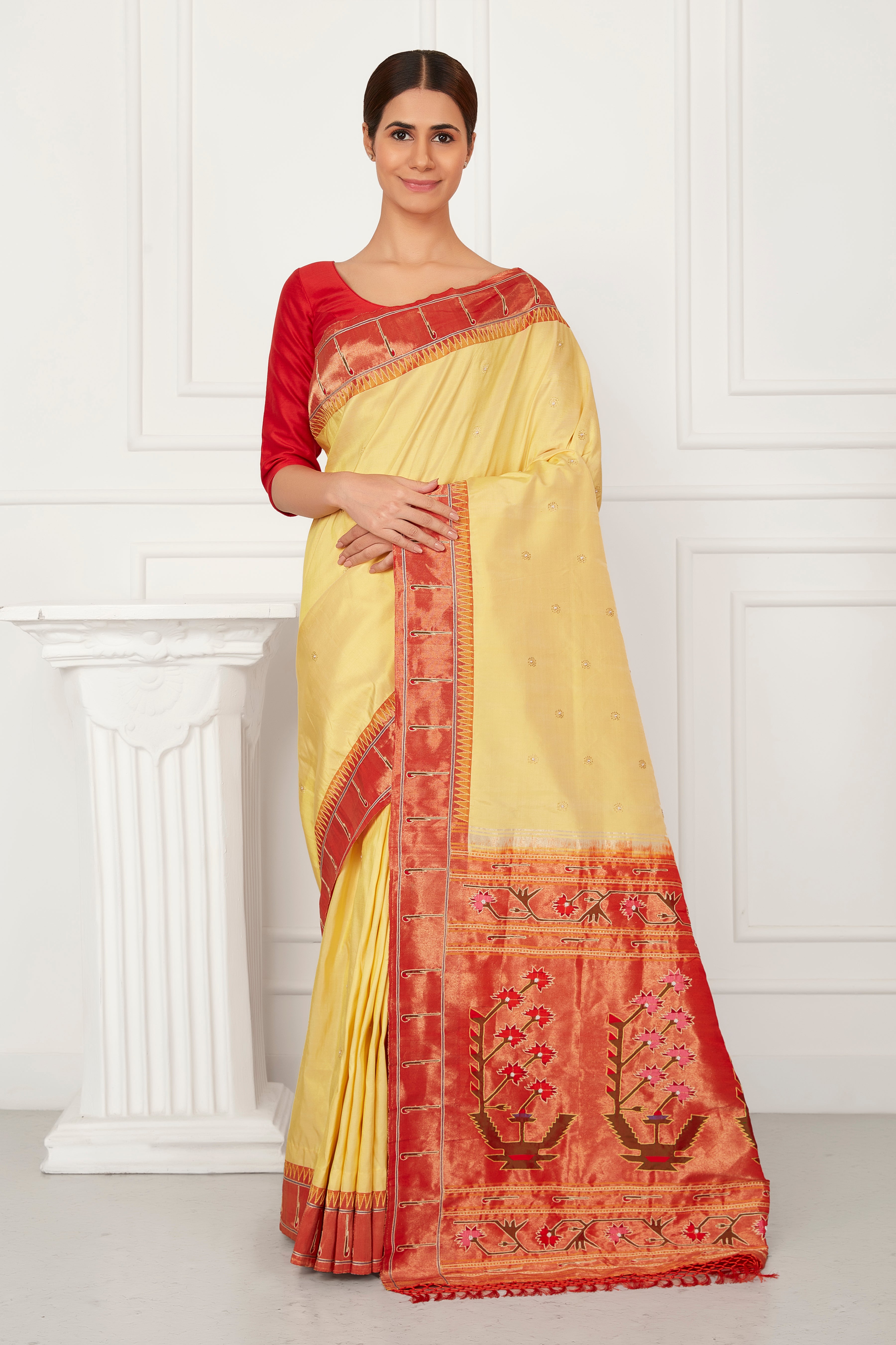 Sunlit Grace Asawali Paithani