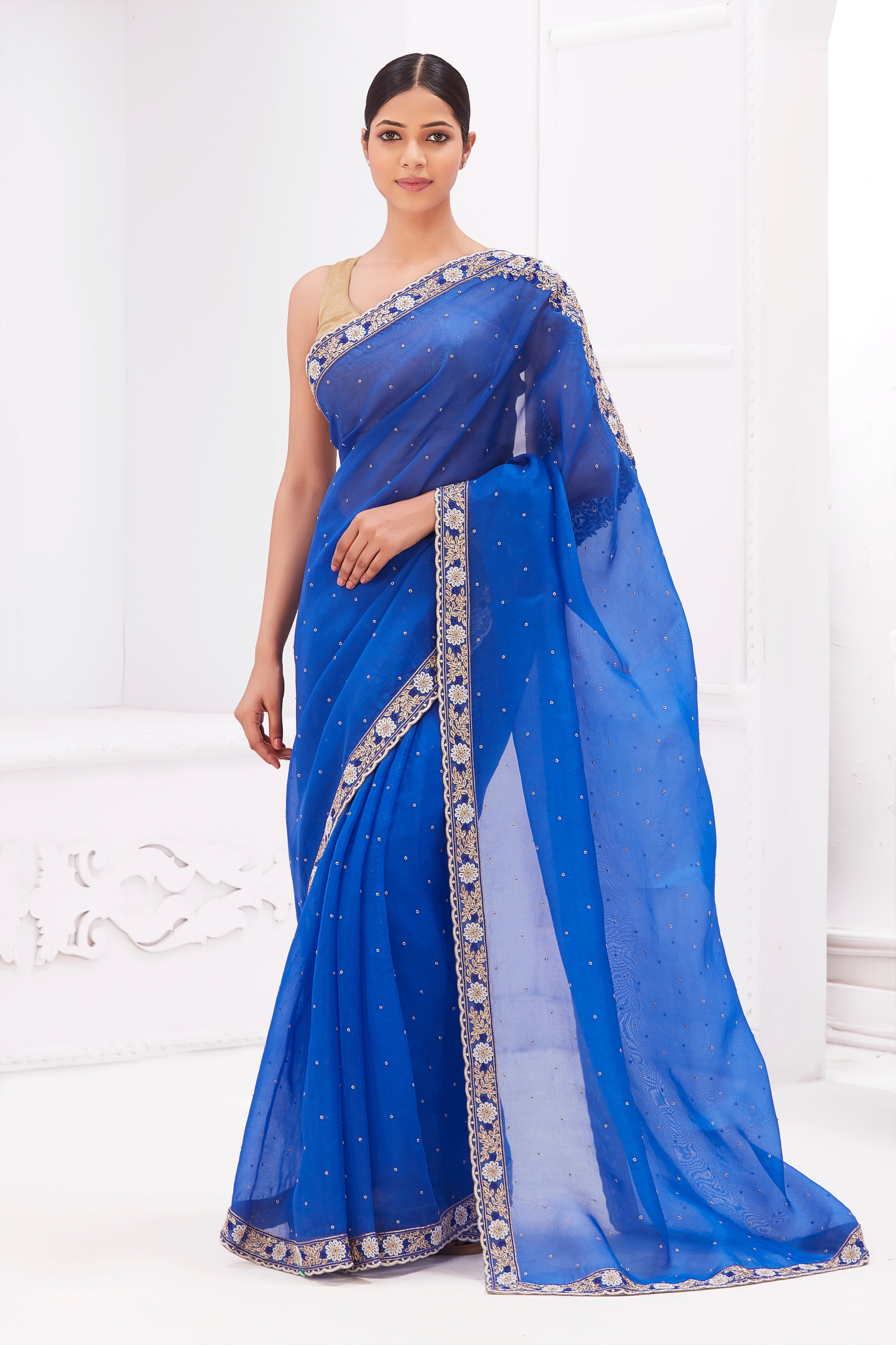 Stand Out in Blue Devam